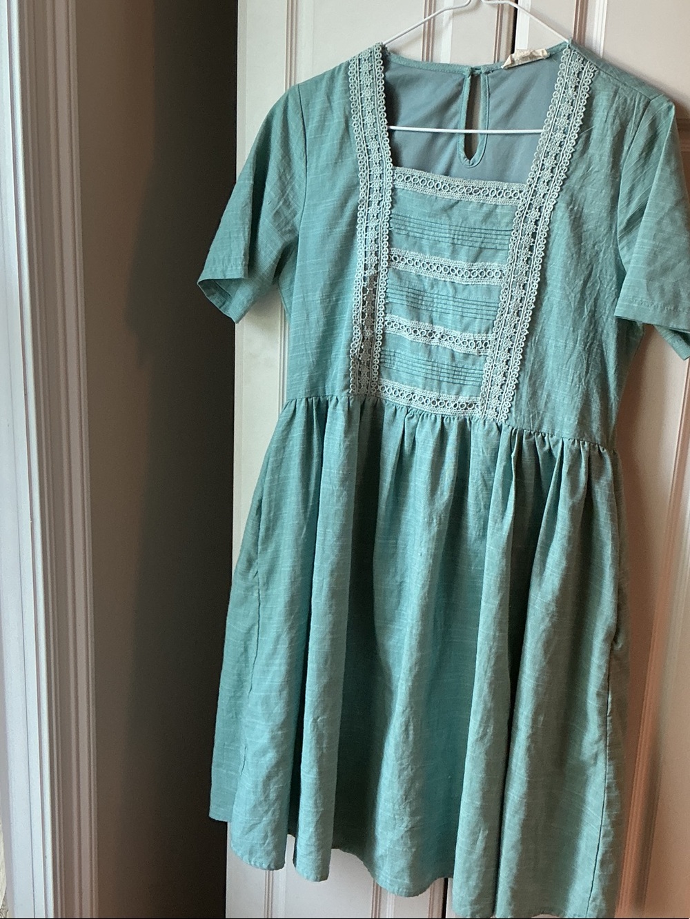 Women’s Sage Green Lace-Trim Casual Dress